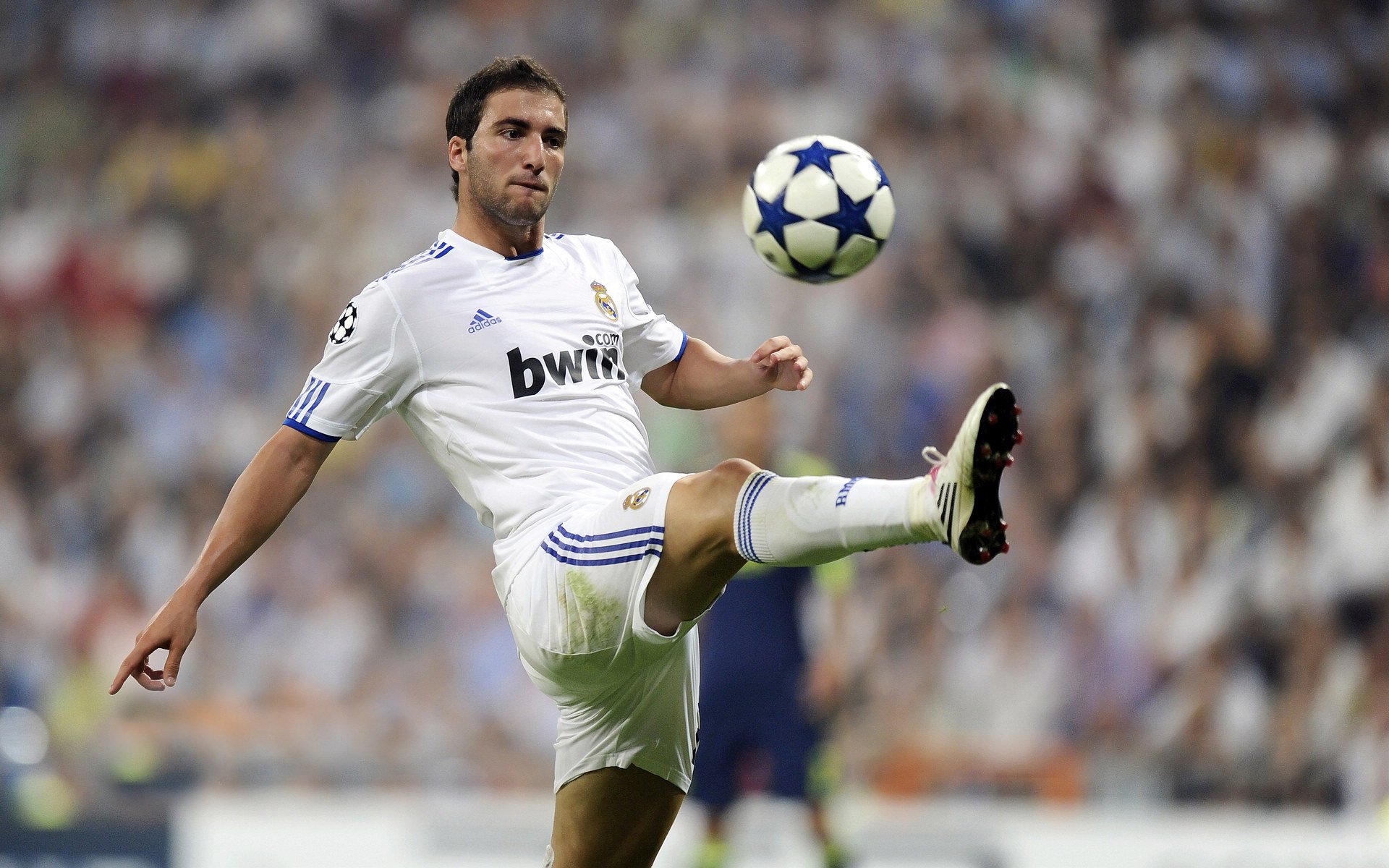 中超球队积分榜竞争激烈，2021中超各队积分